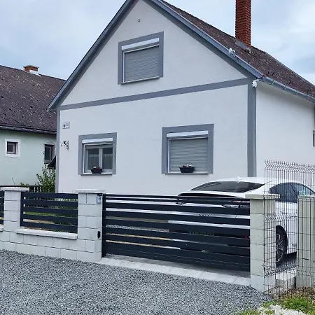 Feriehus Grey Line *