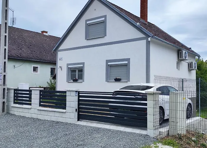 Feriehus Grey Line *